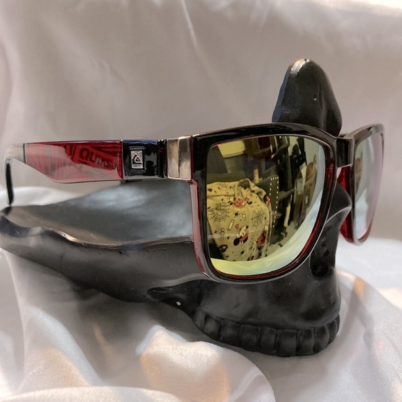 Red and black Quicksilver sunglasses. NIB - Picture 2 of 4